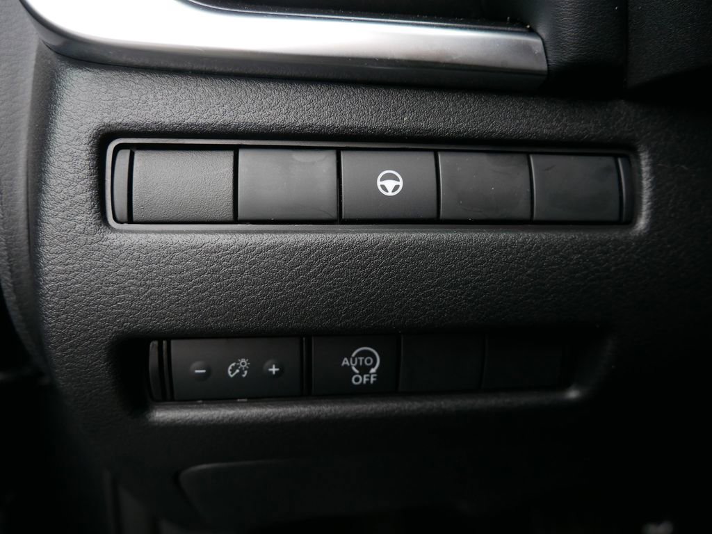 Used 2023 Nissan Rogue SV image 20