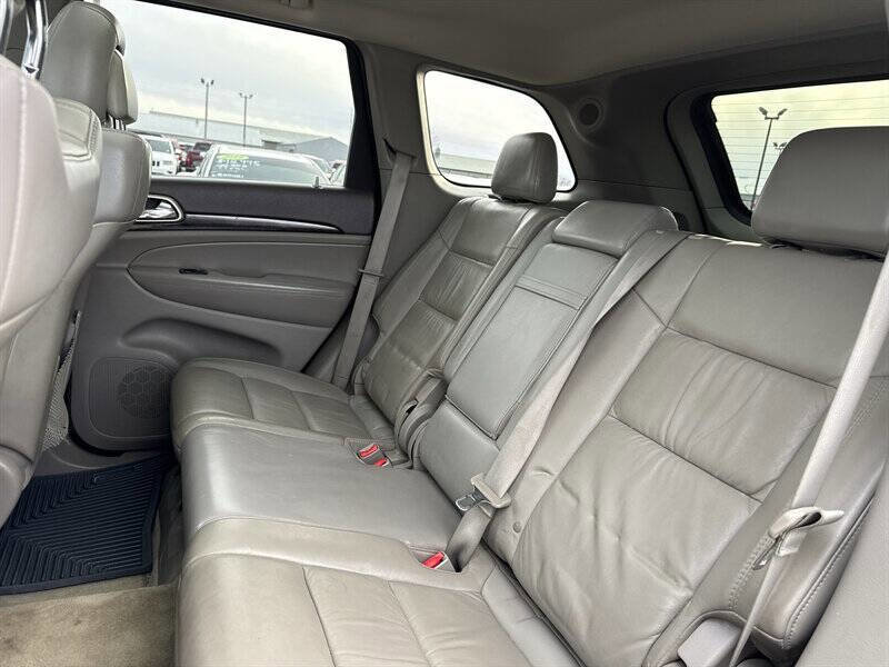 Used 2012 Jeep Grand Cherokee Laredo image 16