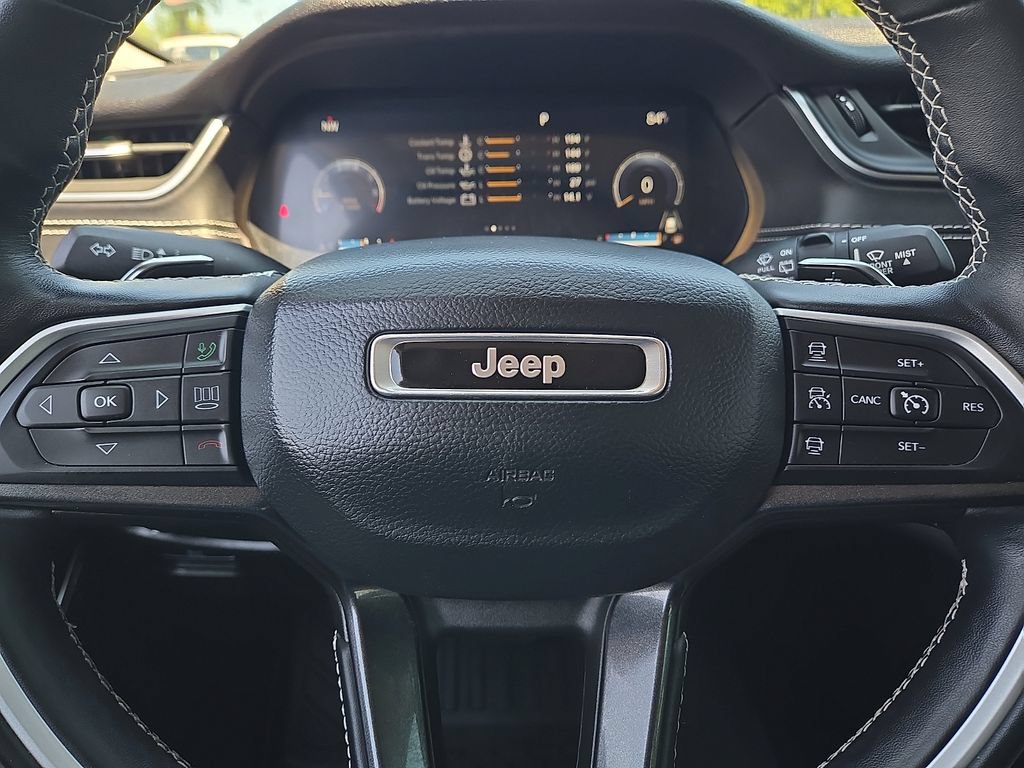 Used 2022 Jeep Grand Cherokee L Laredo w/ Luxury Tech Group I AWD/4WD image 20