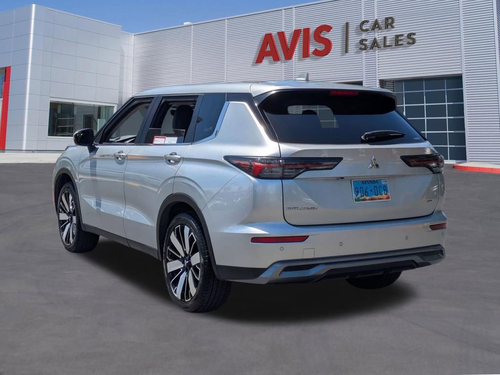 Used 2025 Mitsubishi Outlander SE AWD/4WD image 9