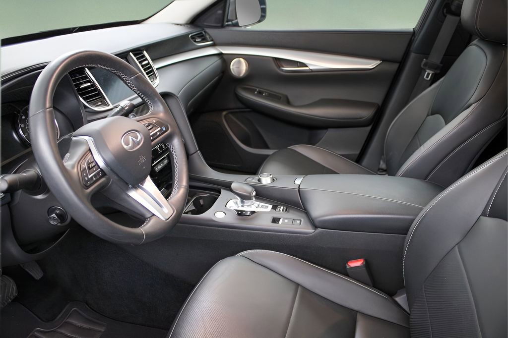 Used 2021 INFINITI QX50 Sensory image 9