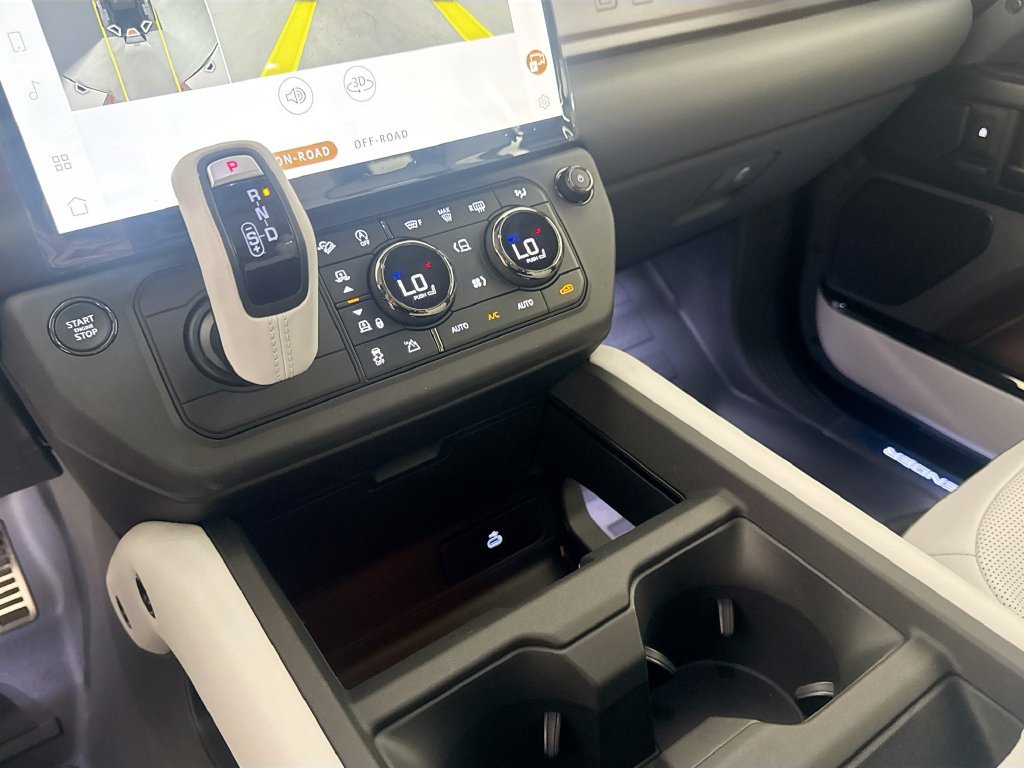 New 2026 Land Rover Defender 110 OCTA AWD/4WD image 17