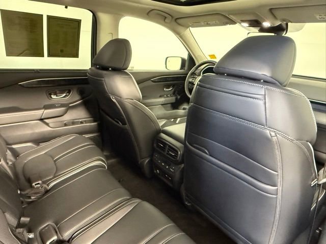 Used 2024 Honda Pilot Elite image 47