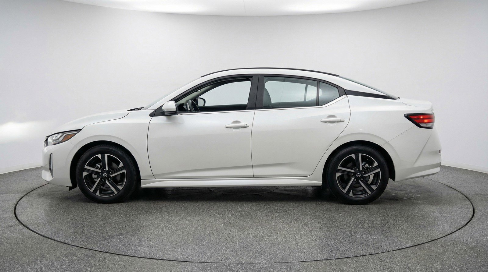 Used 2025 Nissan Sentra SV FWD image 5
