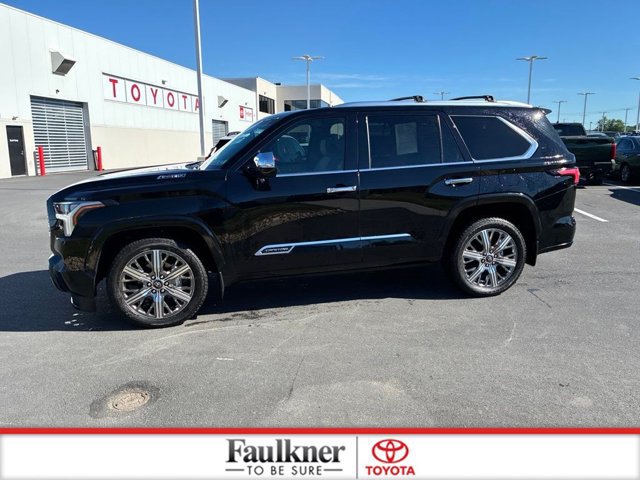 Used 2025 Toyota Sequoia Capstone AWD/4WD image 15