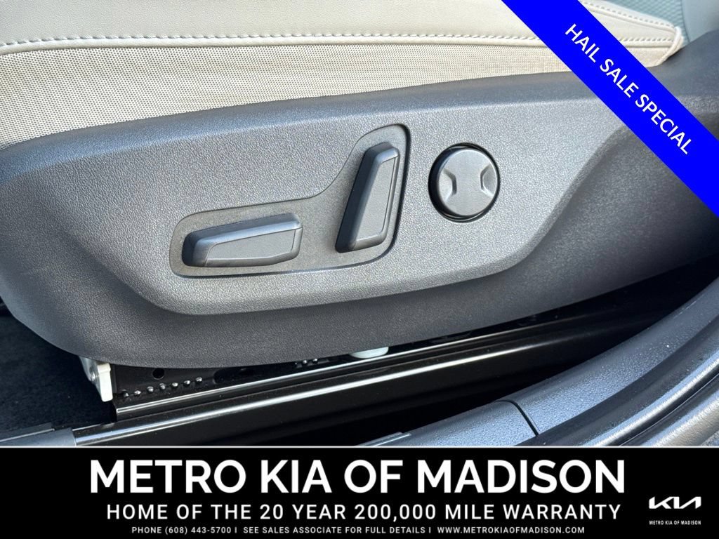 Used 2025 Kia Niro EX Touring FWD image 13