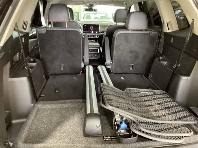 Certified 2025 Volkswagen Atlas Peak Edition SE AWD/4WD image 10