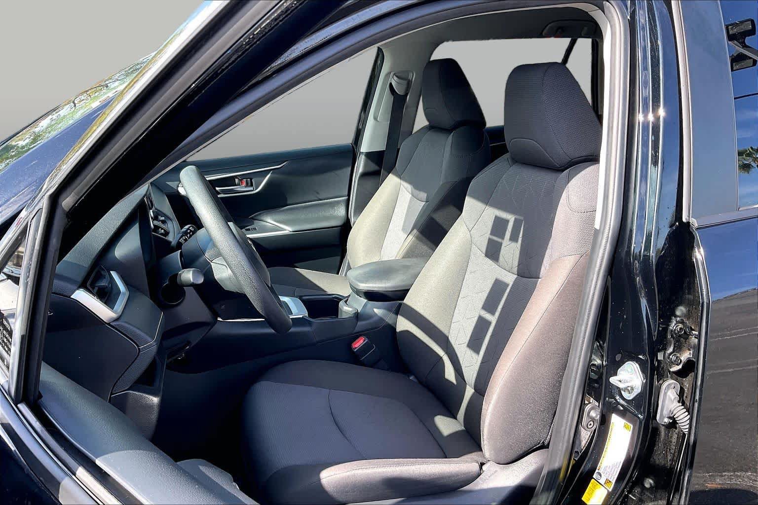 Certified 2025 Toyota RAV4 XLE AWD/4WD image 7