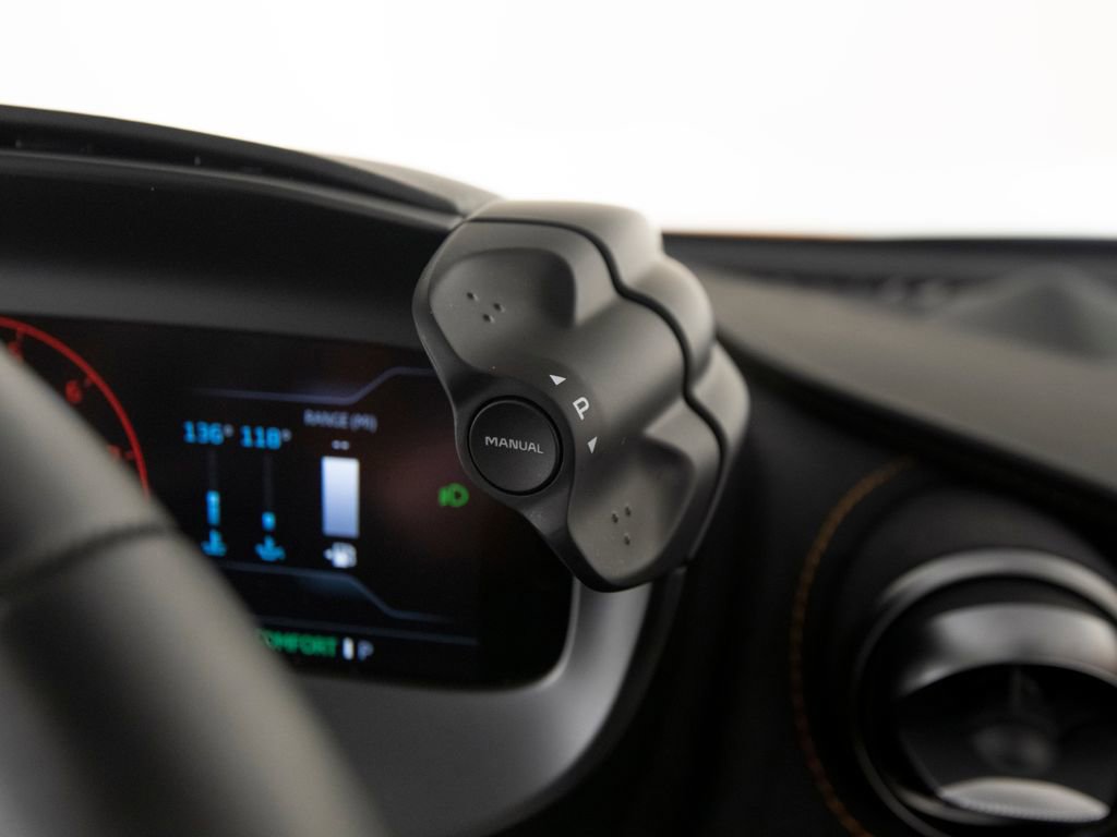 Used 2025 McLaren 750S image 19