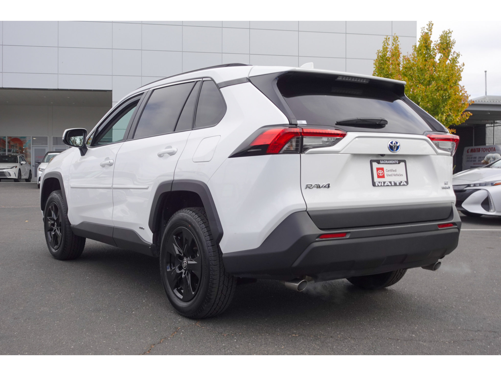 Certified 2024 Toyota RAV4 LE AWD/4WD image 5