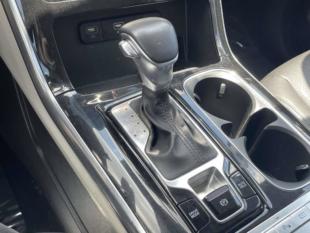 Used 2024 Kia Carnival EX FWD image 40