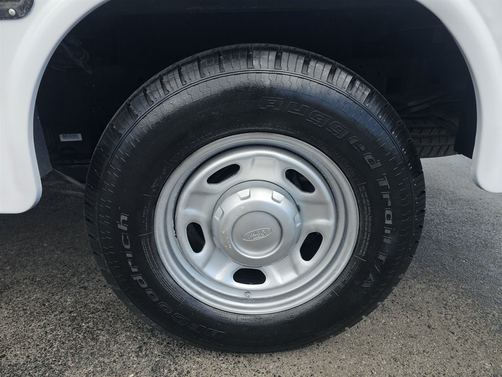 Used 2022 Ford F250 XL w/ Power Equipment Group RWD image 9