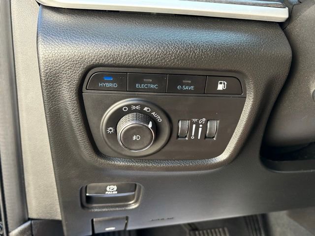Used 2022 Jeep Grand Cherokee Limited 4xe w/ Luxury Tech Group II AWD/4WD image 25