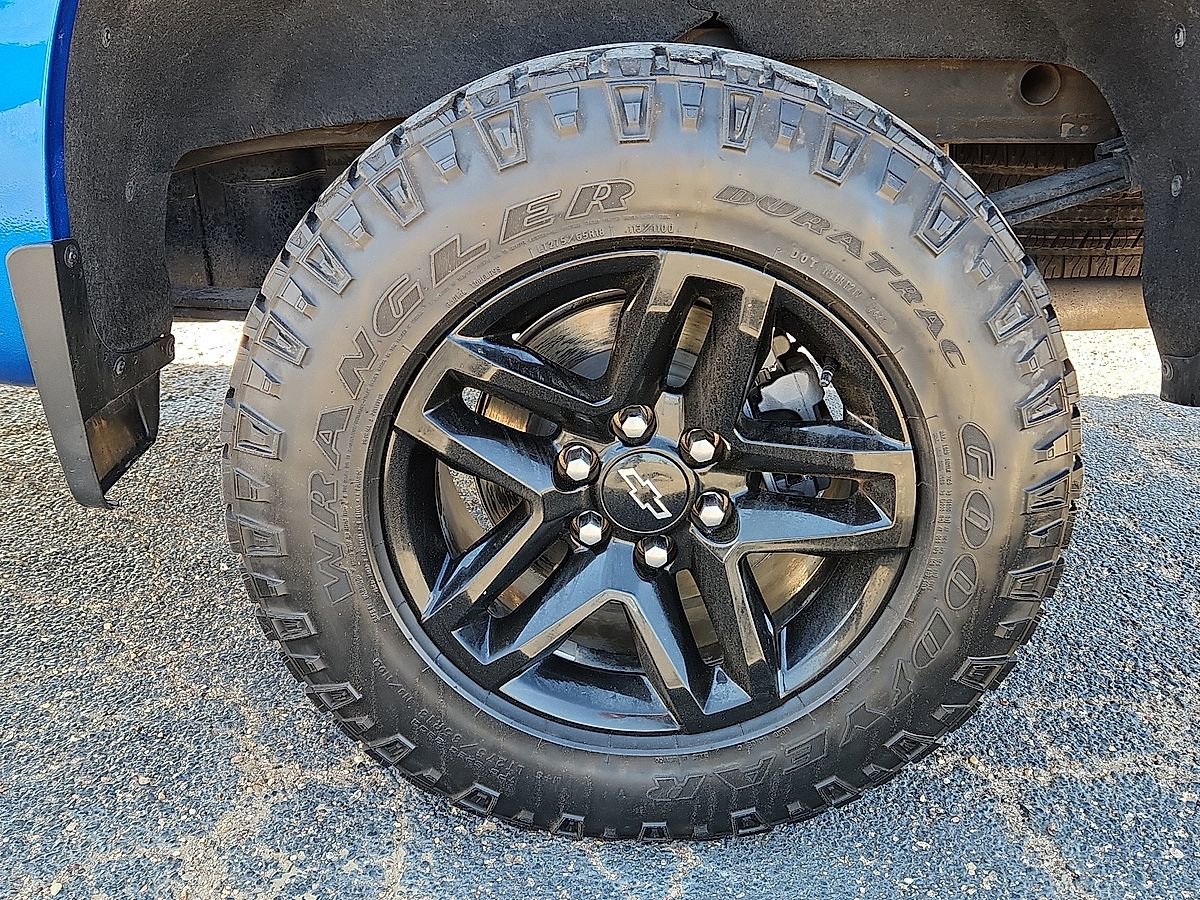 Used 2022 Chevrolet Silverado 1500 LT Trail Boss w/ LT Trail Boss Premium Package AWD/4WD image 5