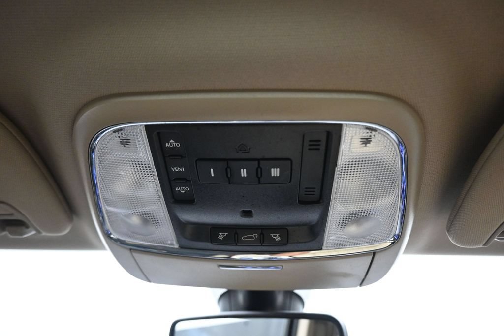 Used 2019 Jeep Grand Cherokee Limited AWD/4WD image 26