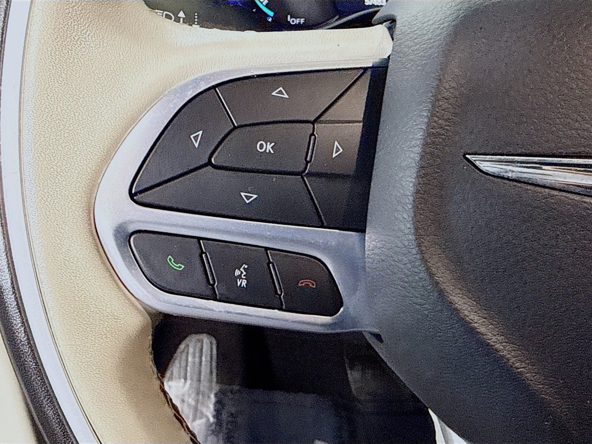 Used 2021 Chrysler Pacifica Limited w/ Premium & Safety Sphere Group image 14