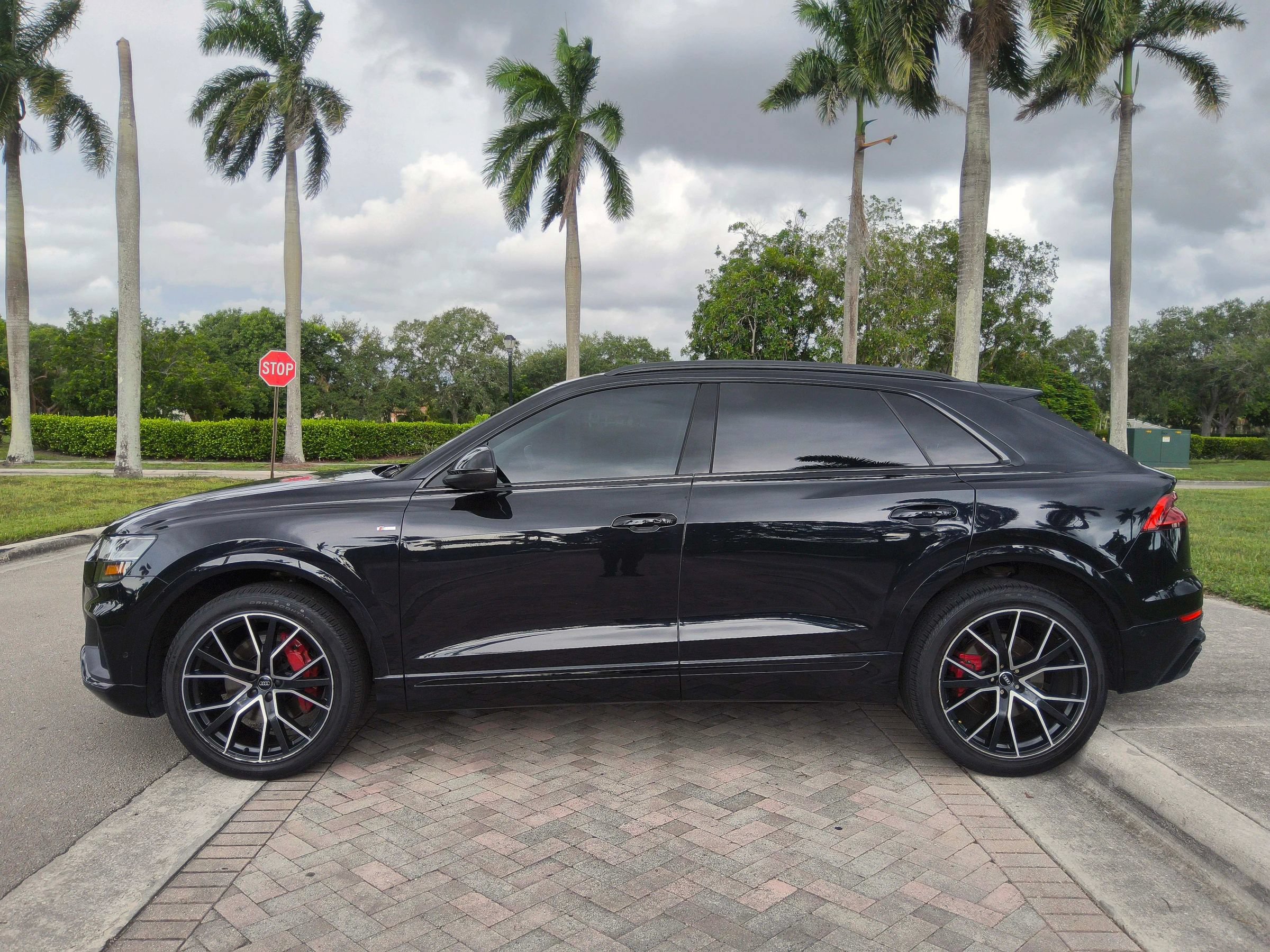 Used 2020 Audi Q8 Prestige w/ Prestige Package AWD/4WD image 21