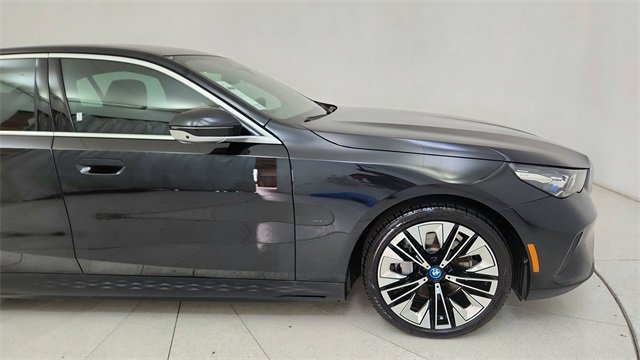 Used 2024 BMW i5 eDrive40i w/ Premium Package image 7