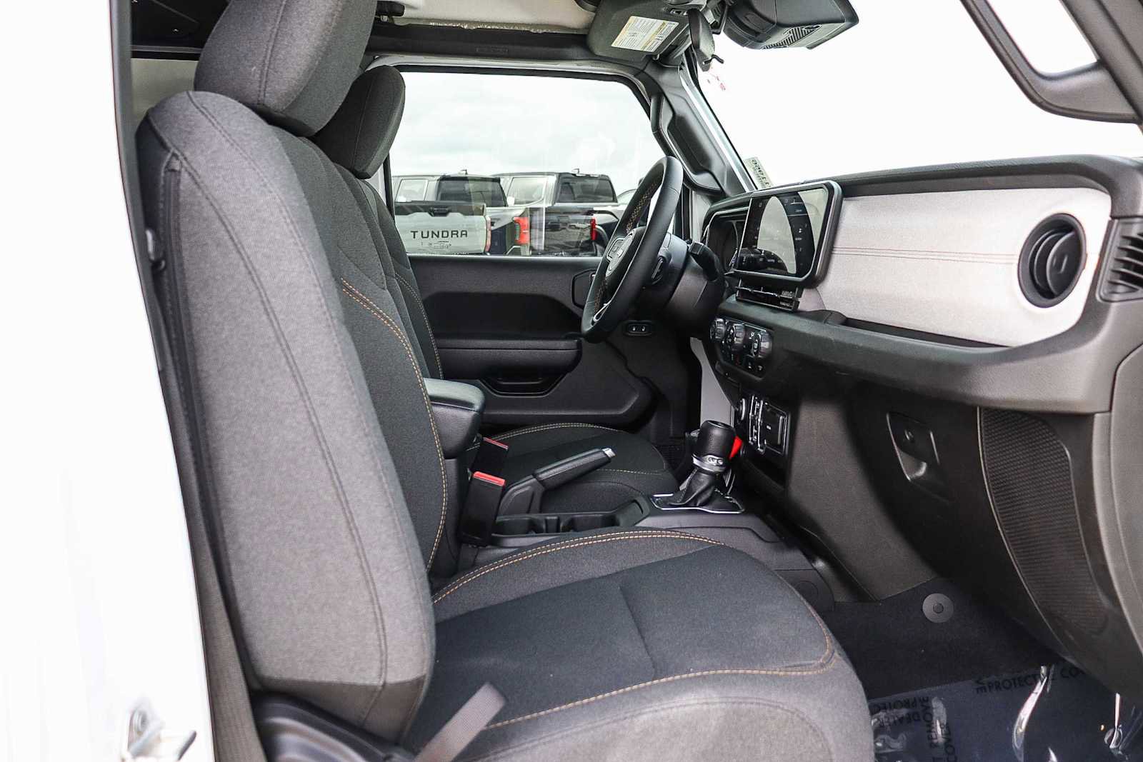 Used 2024 Jeep Wrangler Sport S image 17