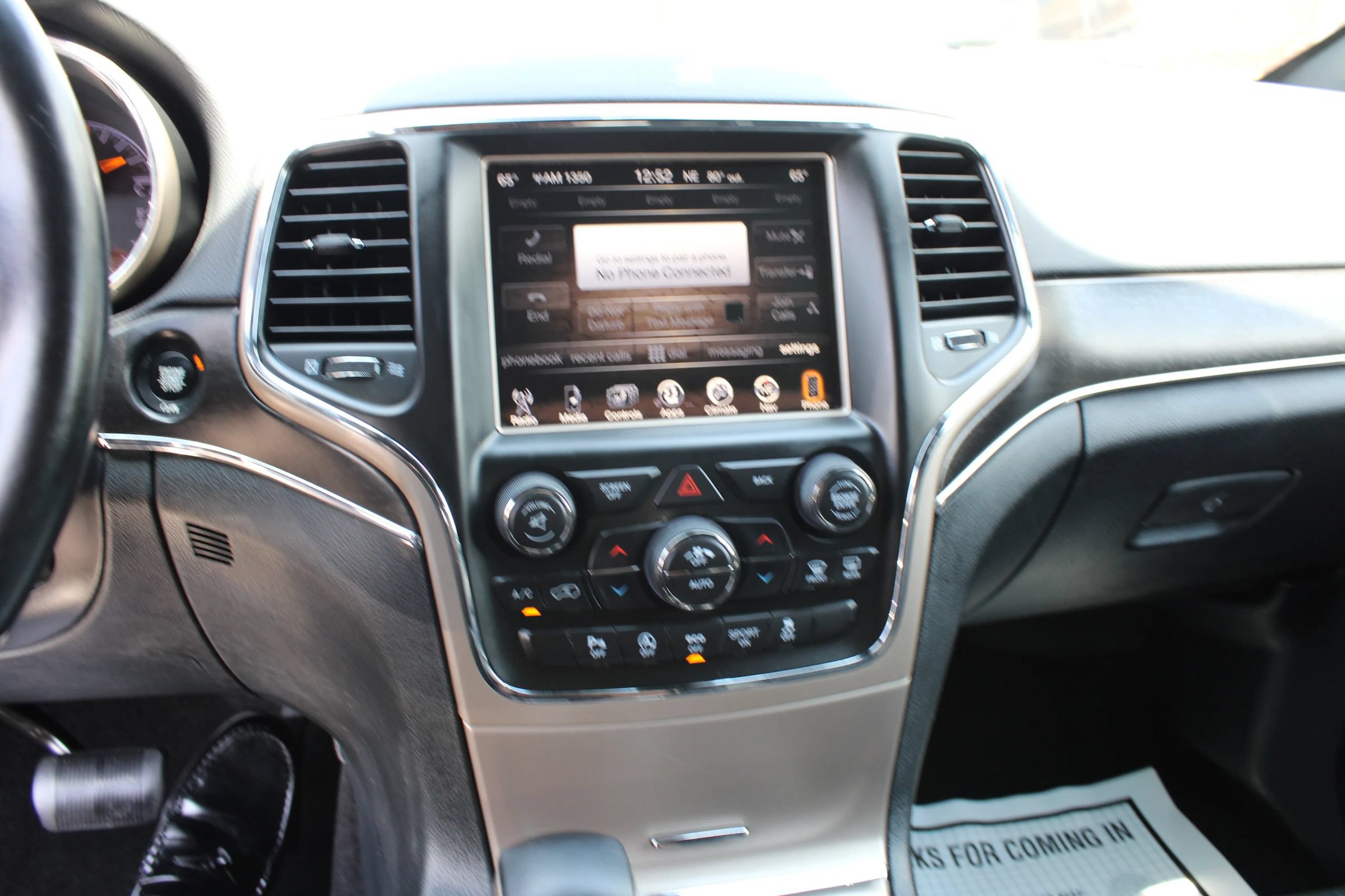 Used 2017 Jeep Grand Cherokee Limited AWD/4WD image 12