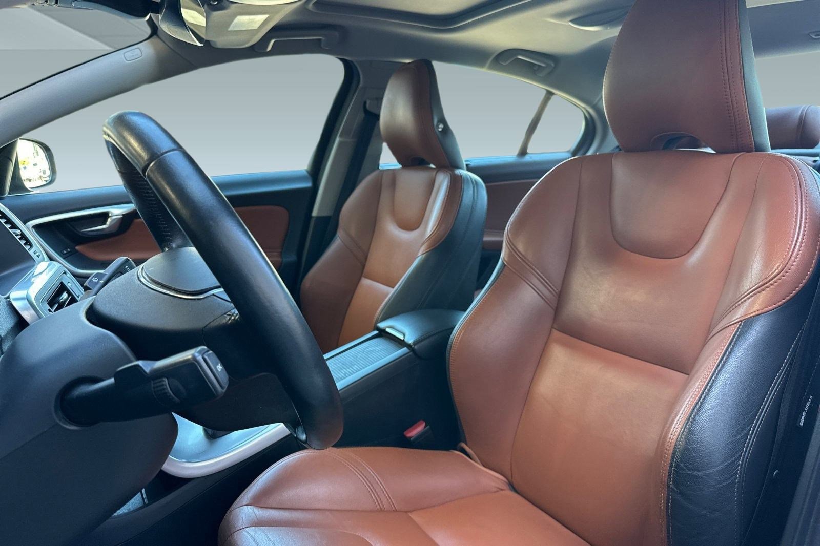 Used 2017 Volvo S60 T5 Inscription Platinum image 24