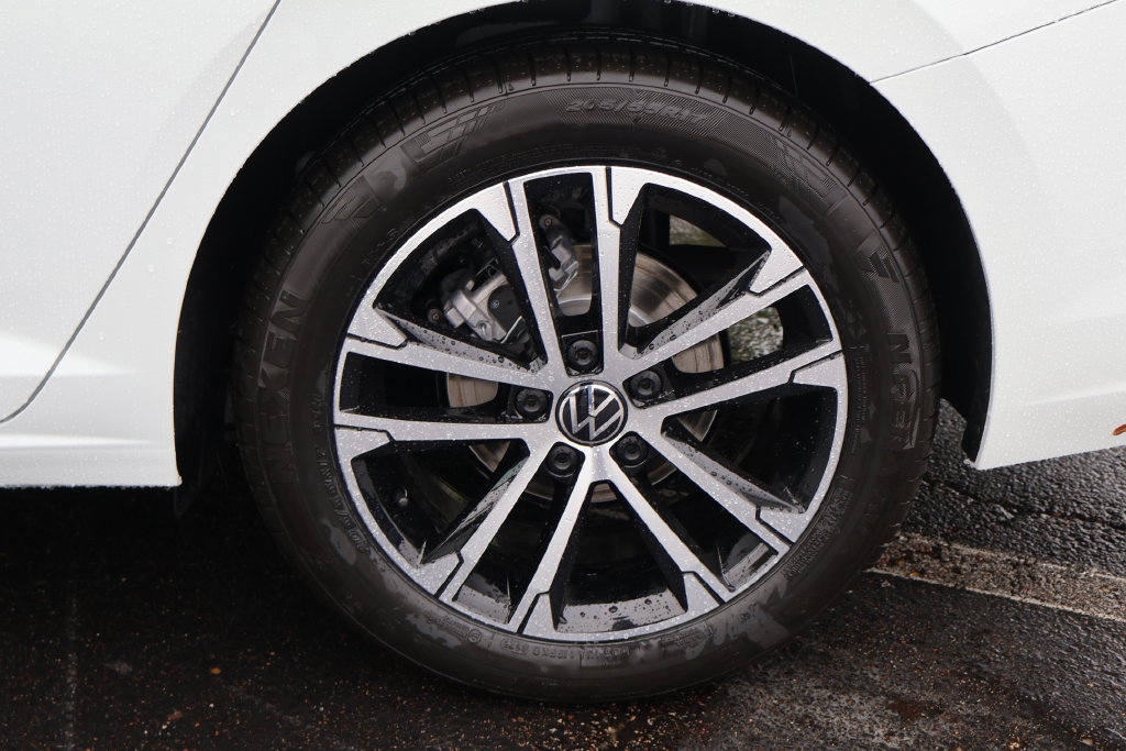 Used 2026 Volkswagen Jetta Sport FWD image 35