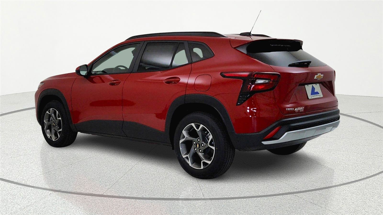 Used 2026 Chevrolet Trax LT w/ LT Convenience Package FWD image 3