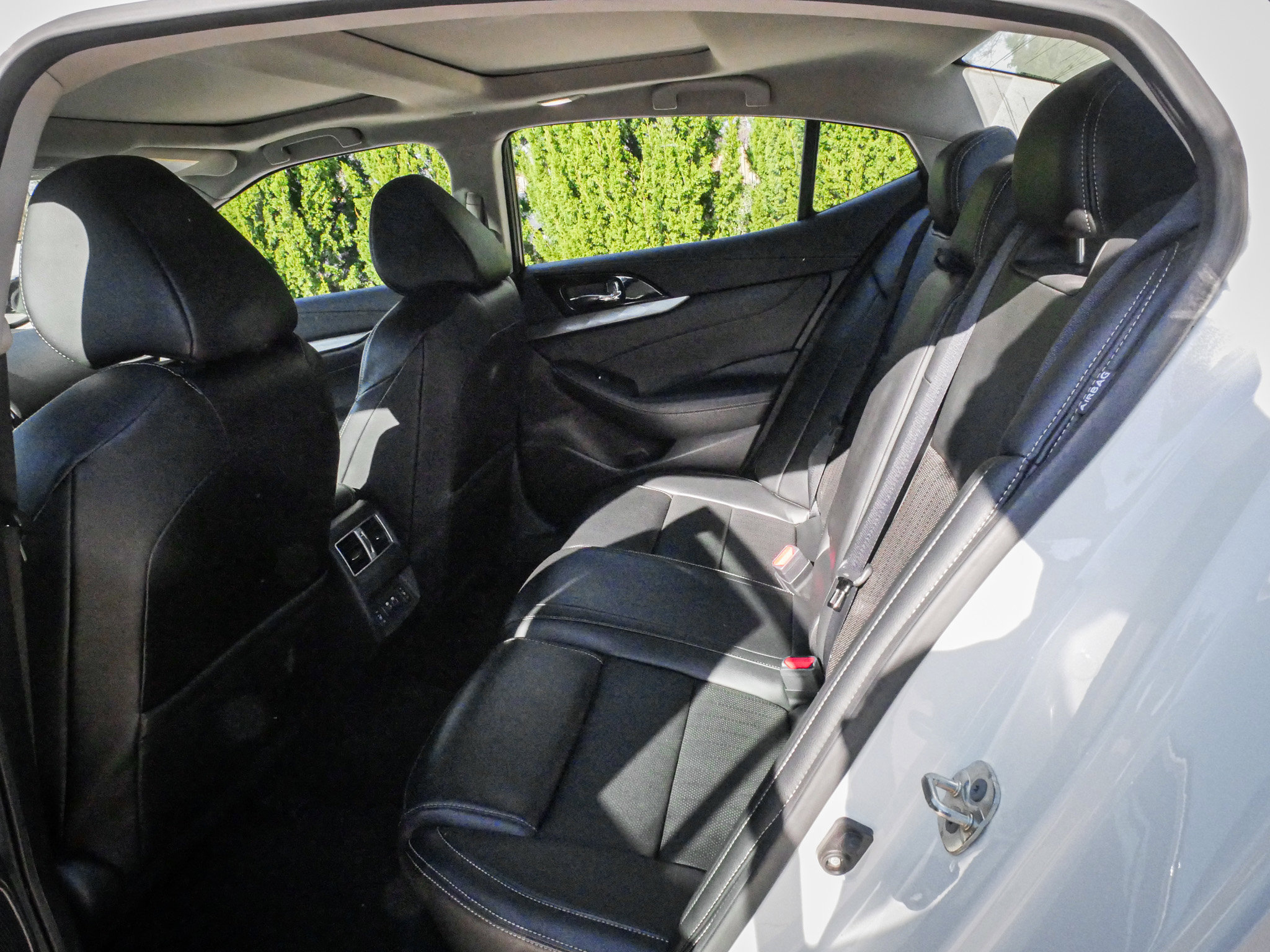 Used 2023 Nissan Maxima SL FWD image 31