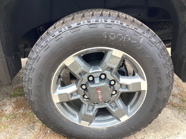 New 2026 GMC Sierra 2500 SLT w/ SLT Premium Package image 9