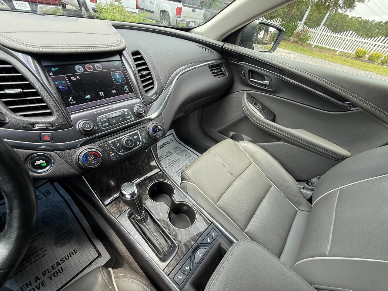 Used 2015 Chevrolet Impala LTZ FWD image 17