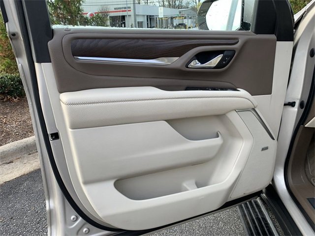 Used 2021 GMC Yukon XL Denali w/ Denali Premium Package image 17