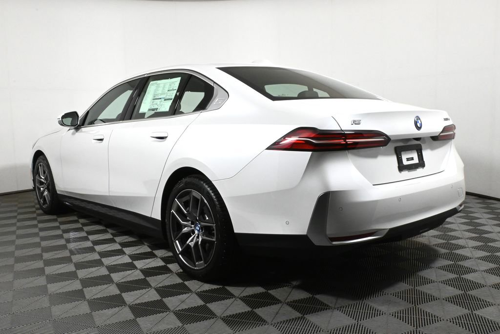 Used 2025 BMW i5 xDrive40 w/ Premium Package image 5