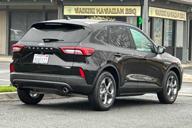 Used 2025 Ford Escape ST-Line w/ Equipment Group 301A image 3