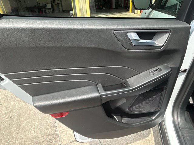 Used 2025 Ford Escape ST-Line Select AWD/4WD image 15