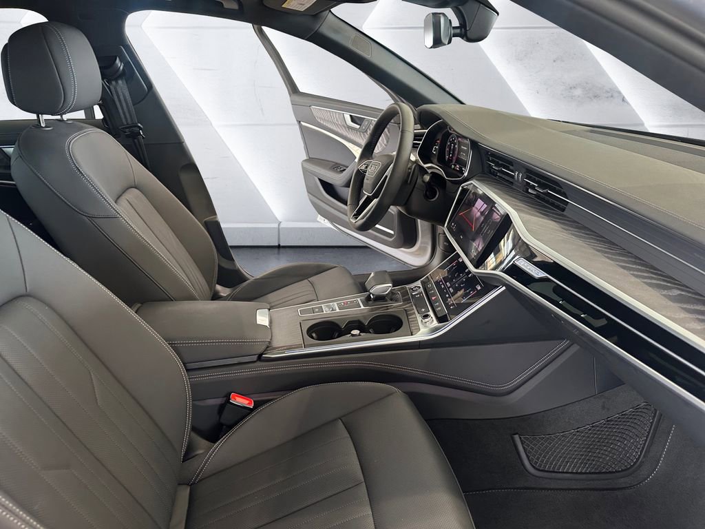 Used 2025 Audi A6 Premium Plus image 13