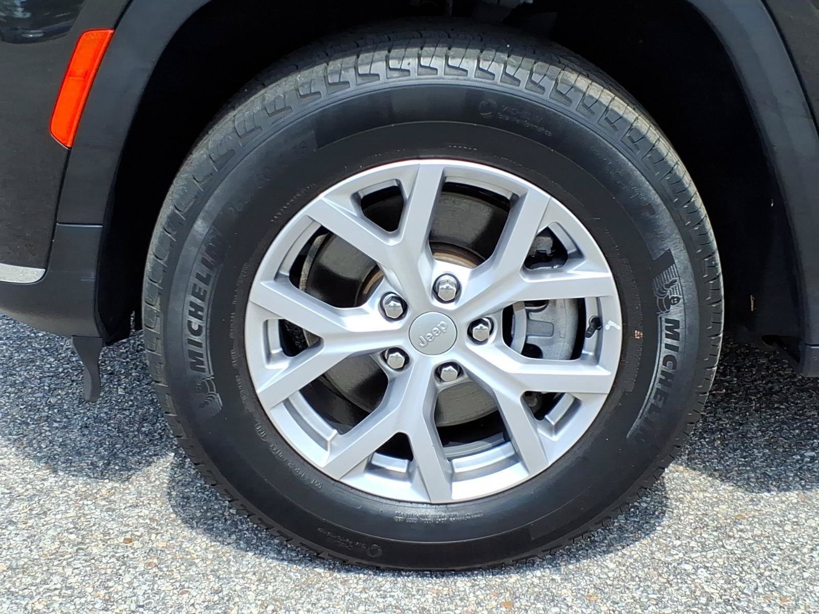 Used 2021 Jeep Grand Cherokee L Limited AWD/4WD image 4