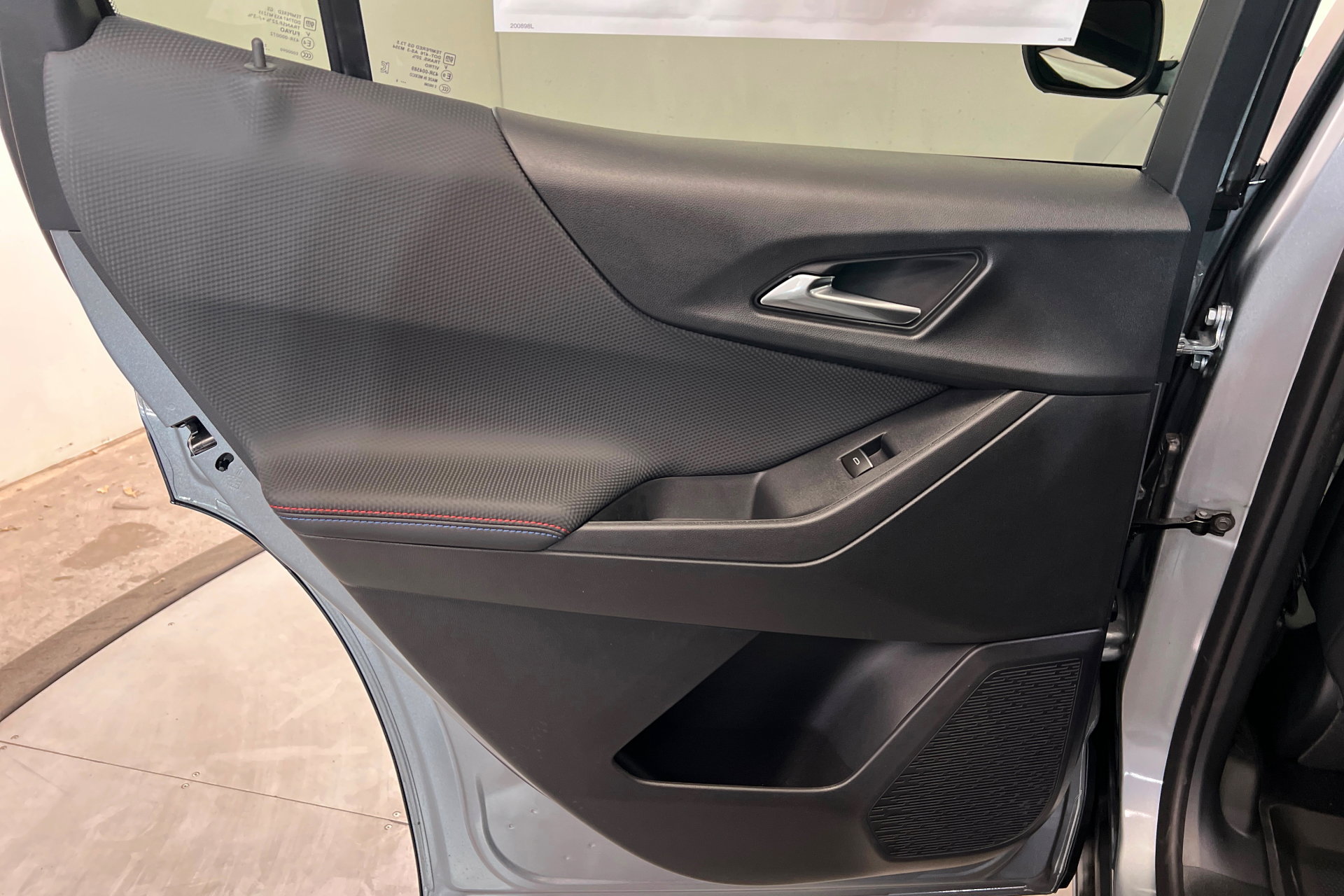 New 2026 Chevrolet Equinox RS w/ Convenience Package III AWD/4WD image 19