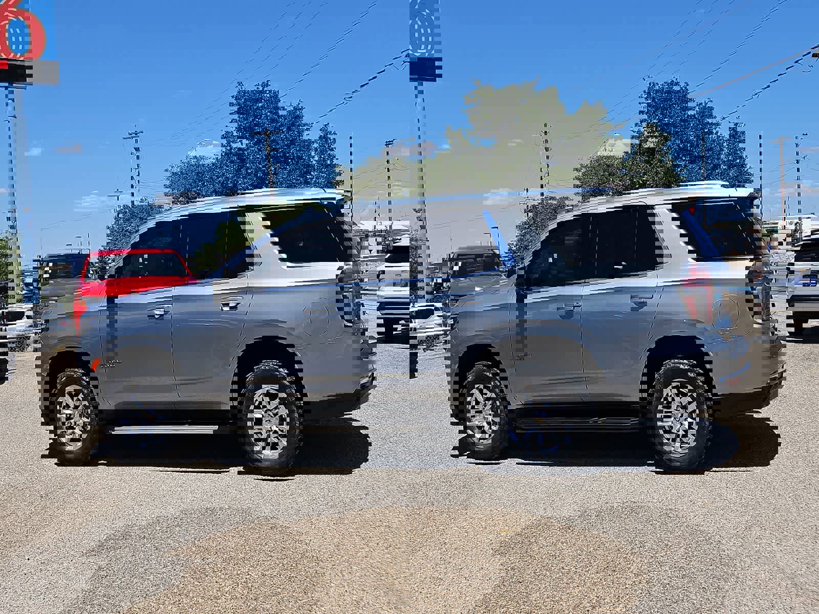 Used 2024 Chevrolet Tahoe LS image 11