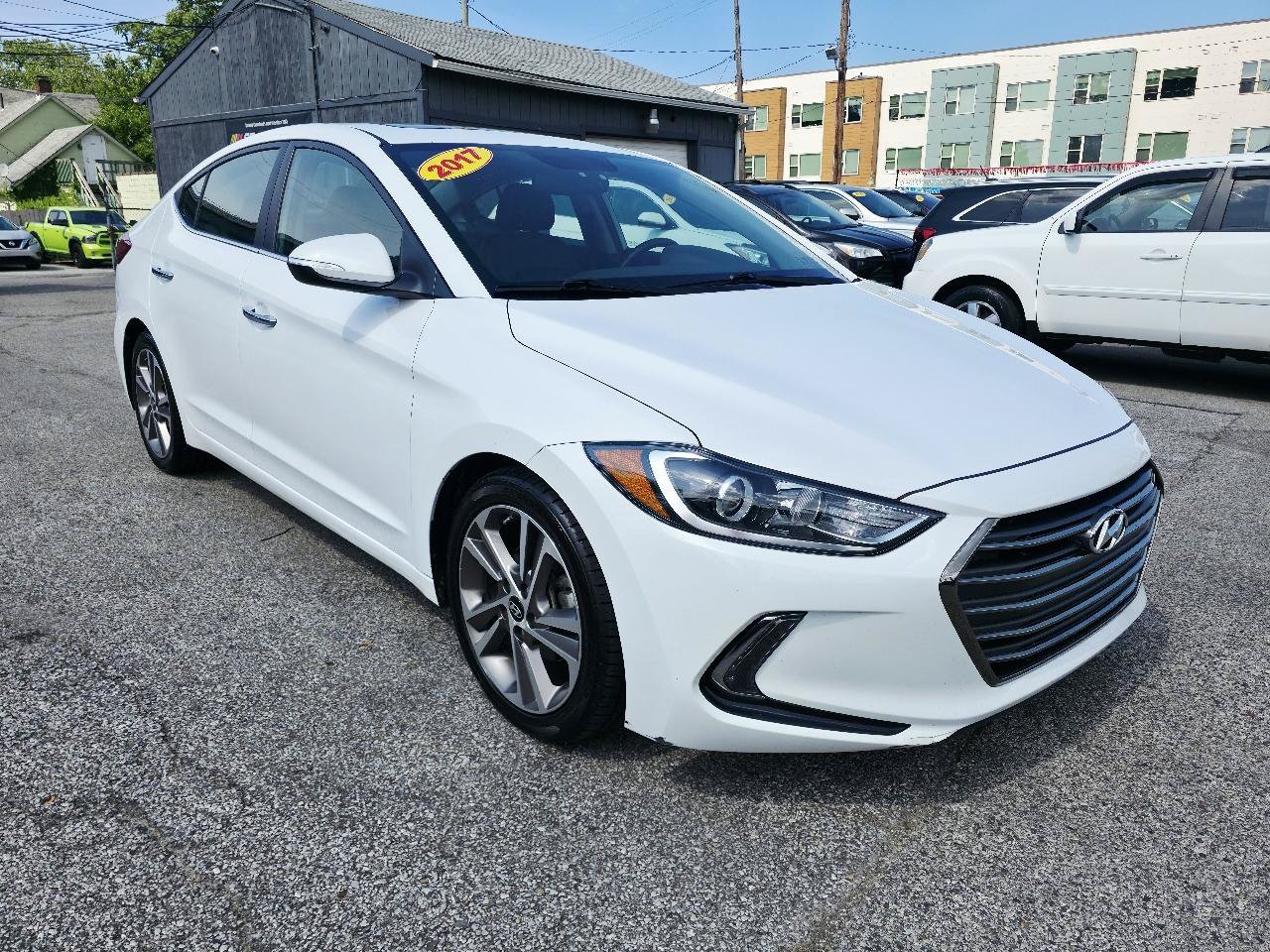 Used 2017 Hyundai Elantra Limited w/ Limited Tech Package 04 FWD image 3