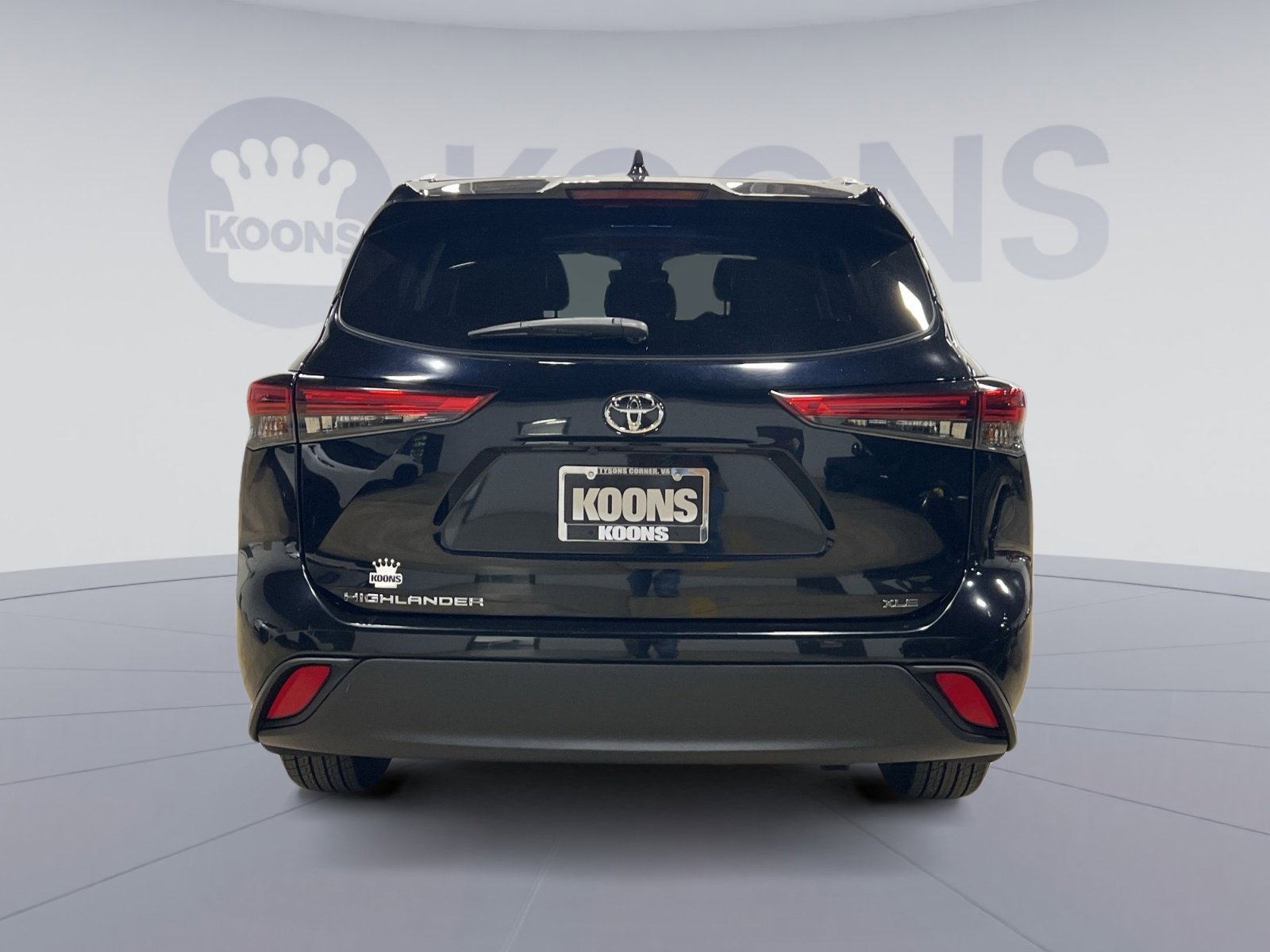 Used 2023 Toyota Highlander XLE FWD image 5
