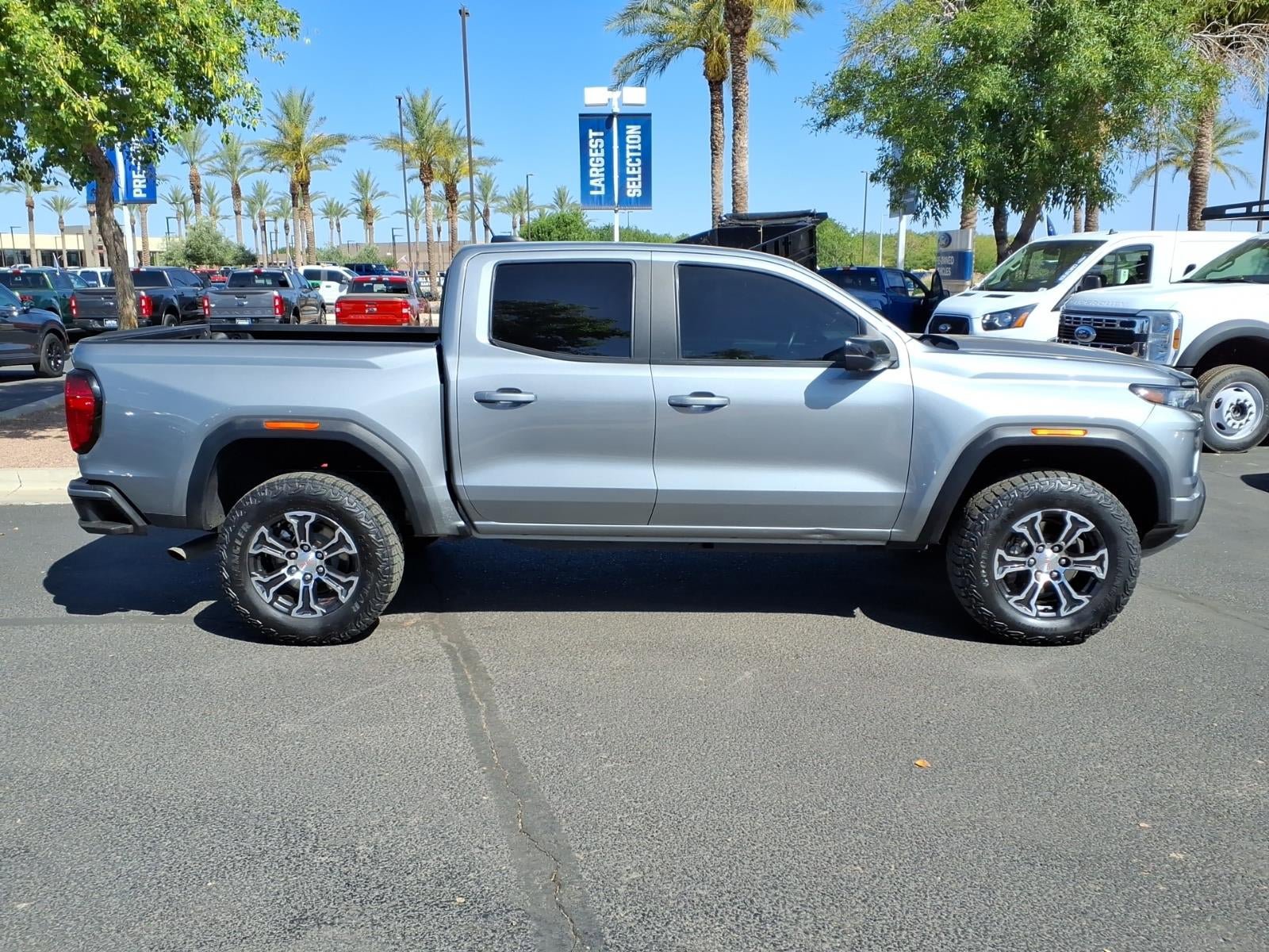 Used 2024 GMC Canyon AT4 w/ AT4 Premium Package AWD/4WD image 3