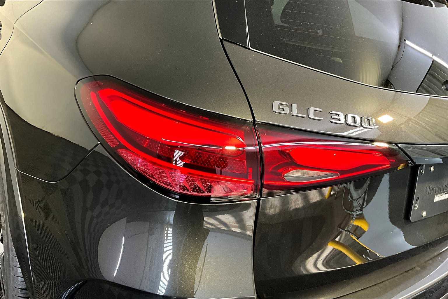 New 2026 Mercedes-Benz GLC 300 4MATIC image 5