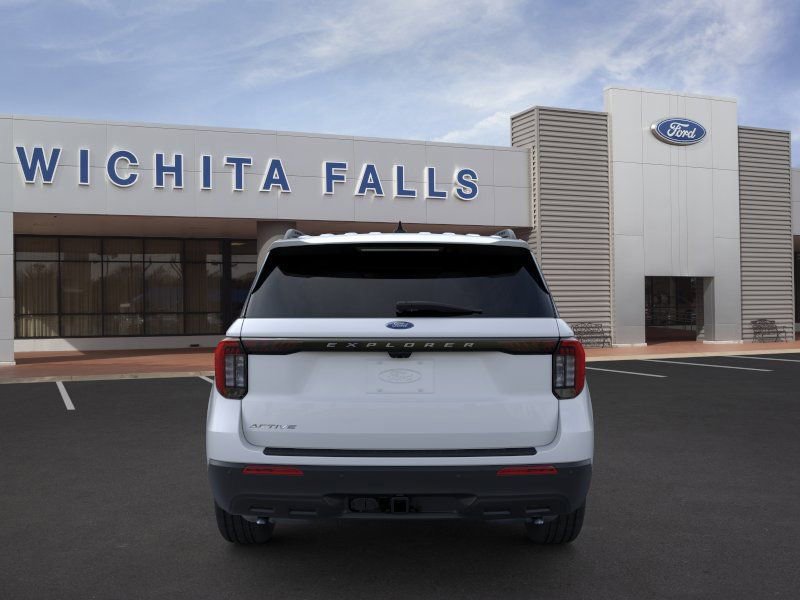 New 2026 Ford Explorer Active RWD image 5