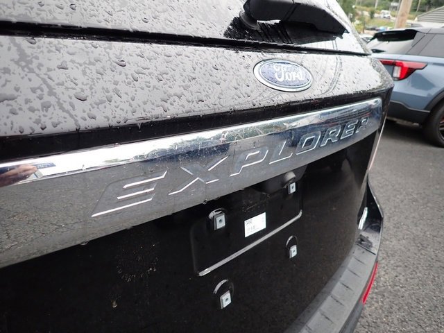 Certified 2023 Ford Explorer XLT w/ Equipment Group 202A image 6