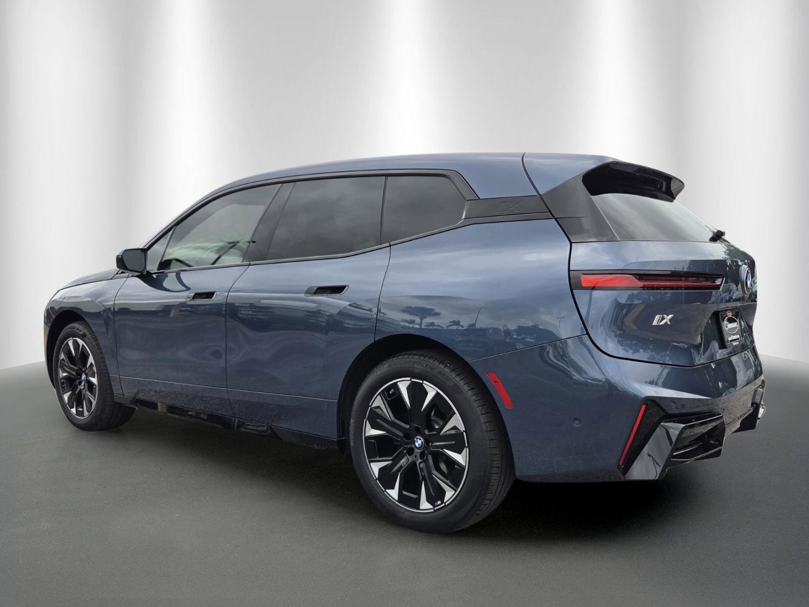 New 2026 BMW iX xDrive60 w/ M Sport Package image 5