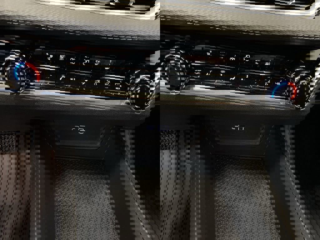 New 2026 Chevrolet Equinox LT w/ Convenience Package II image 21