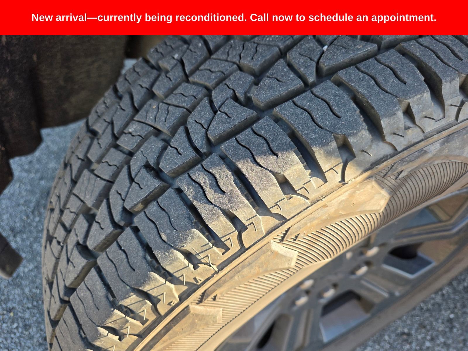 Used 2016 Chevrolet Silverado 1500 LTZ Z71 w/ LTZ Plus Package AWD/4WD image 9