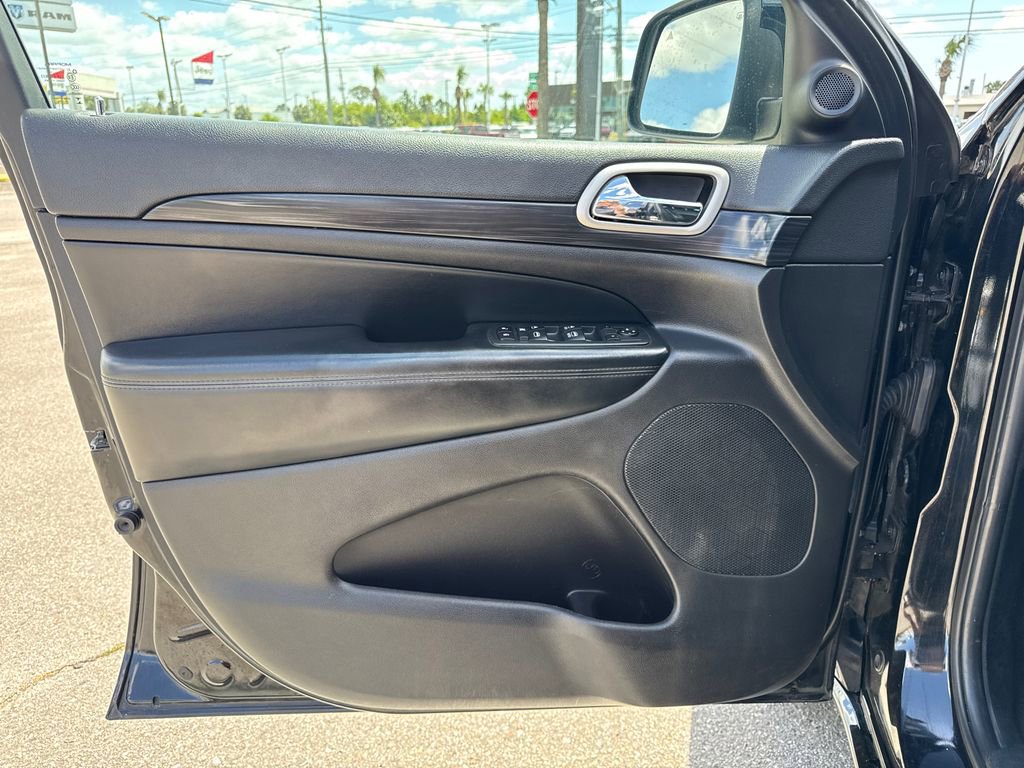 Used 2020 Jeep Grand Cherokee Altitude image 11