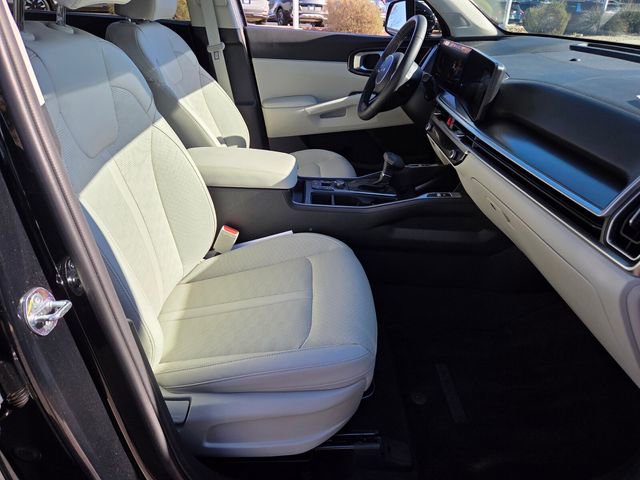Certified 2024 Kia Sorento S w/ Panoramic Sunroof Package image 15