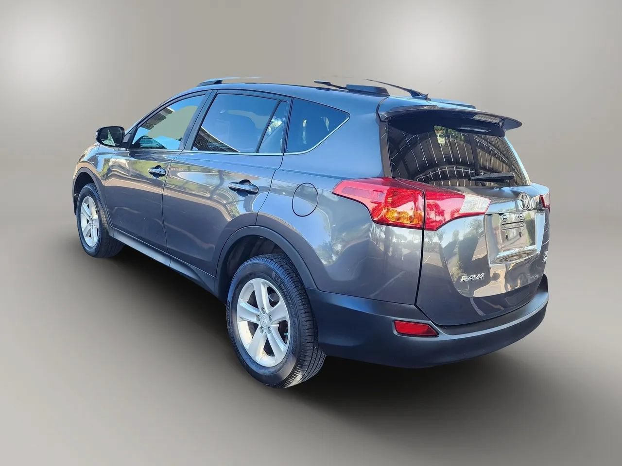 Used 2014 Toyota RAV4 XLE AWD/4WD image 6